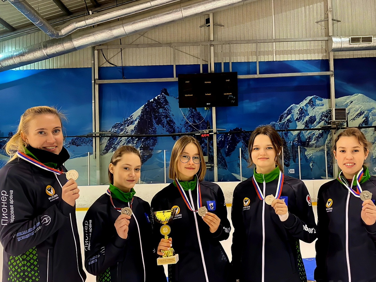 Кёрлингистки из Калининграда стали серебряными призёрами Всероссийских соревнований