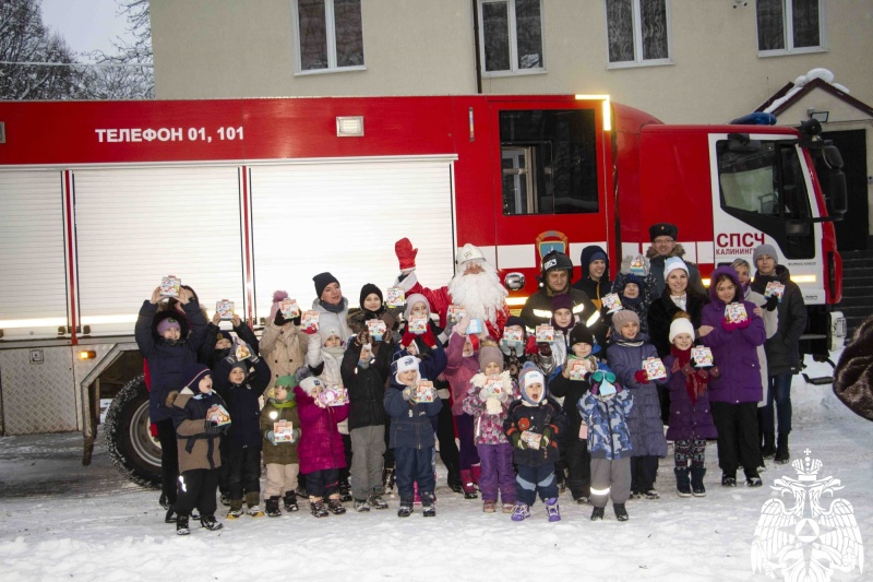 В Калининградской области Новый Год мчится… со скоростью пожарной машины