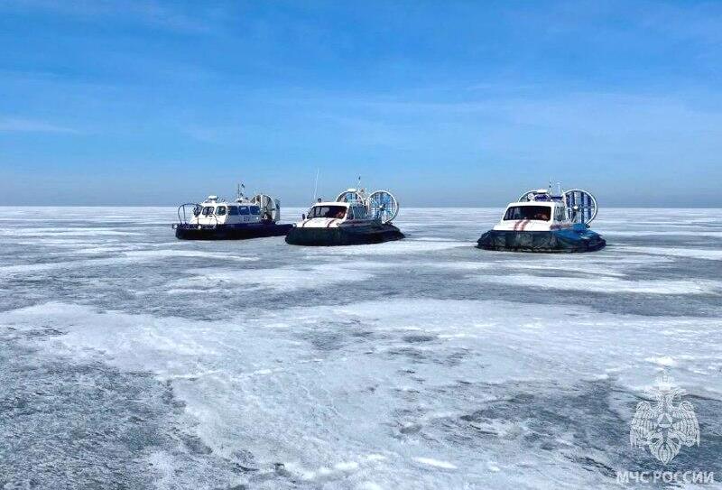 На льду Куршского и Калининградского заливов прошли совместные рейды (ФОТО)