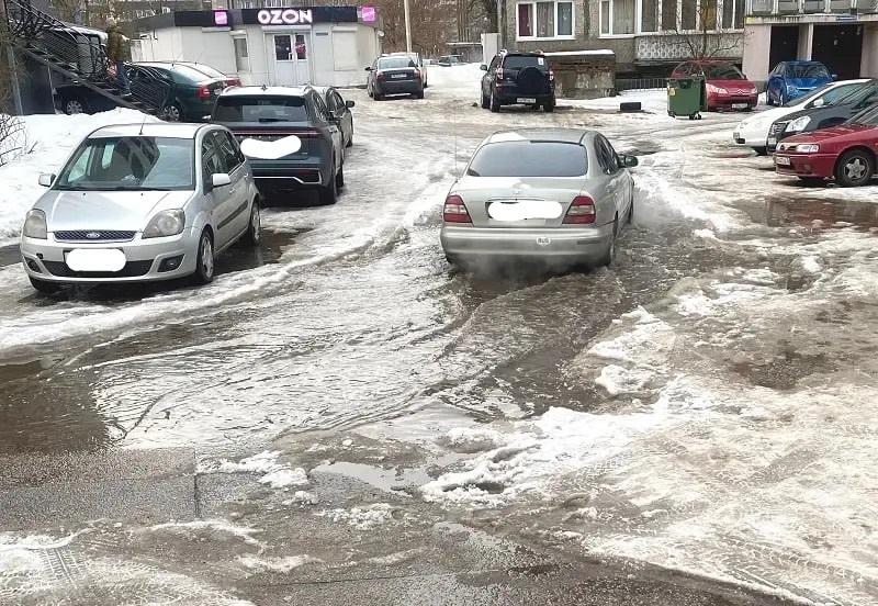 Плывут автомобили – привет мэрии Калининграда (ФОТО)