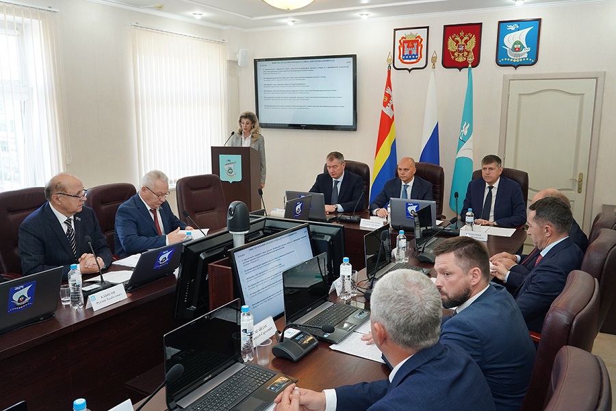 Алексей Беспрозванных принял участие в первом заседании городского Совета депутатов Калининграда нового созыва